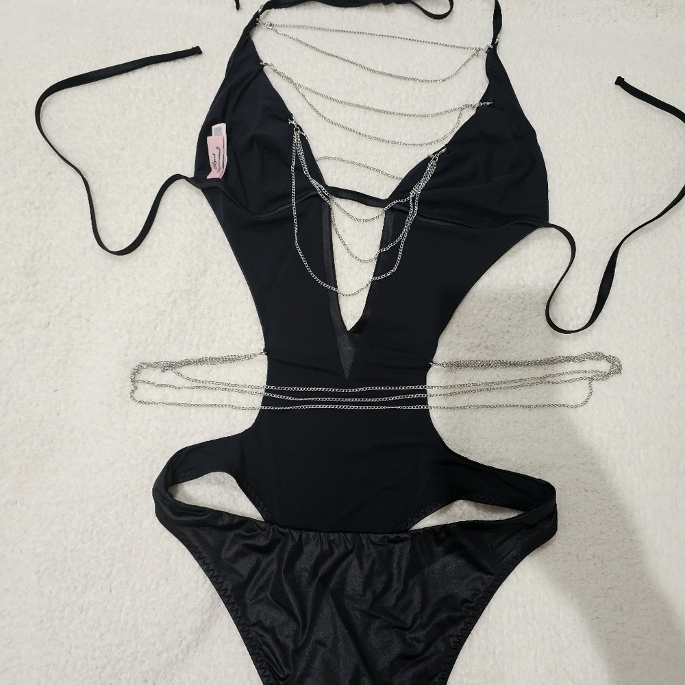 Swim suit - Picture 3 of 3